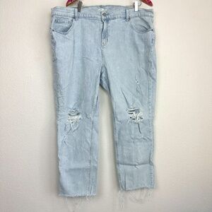 Old Navy distressed boyfriend jeans size 18
